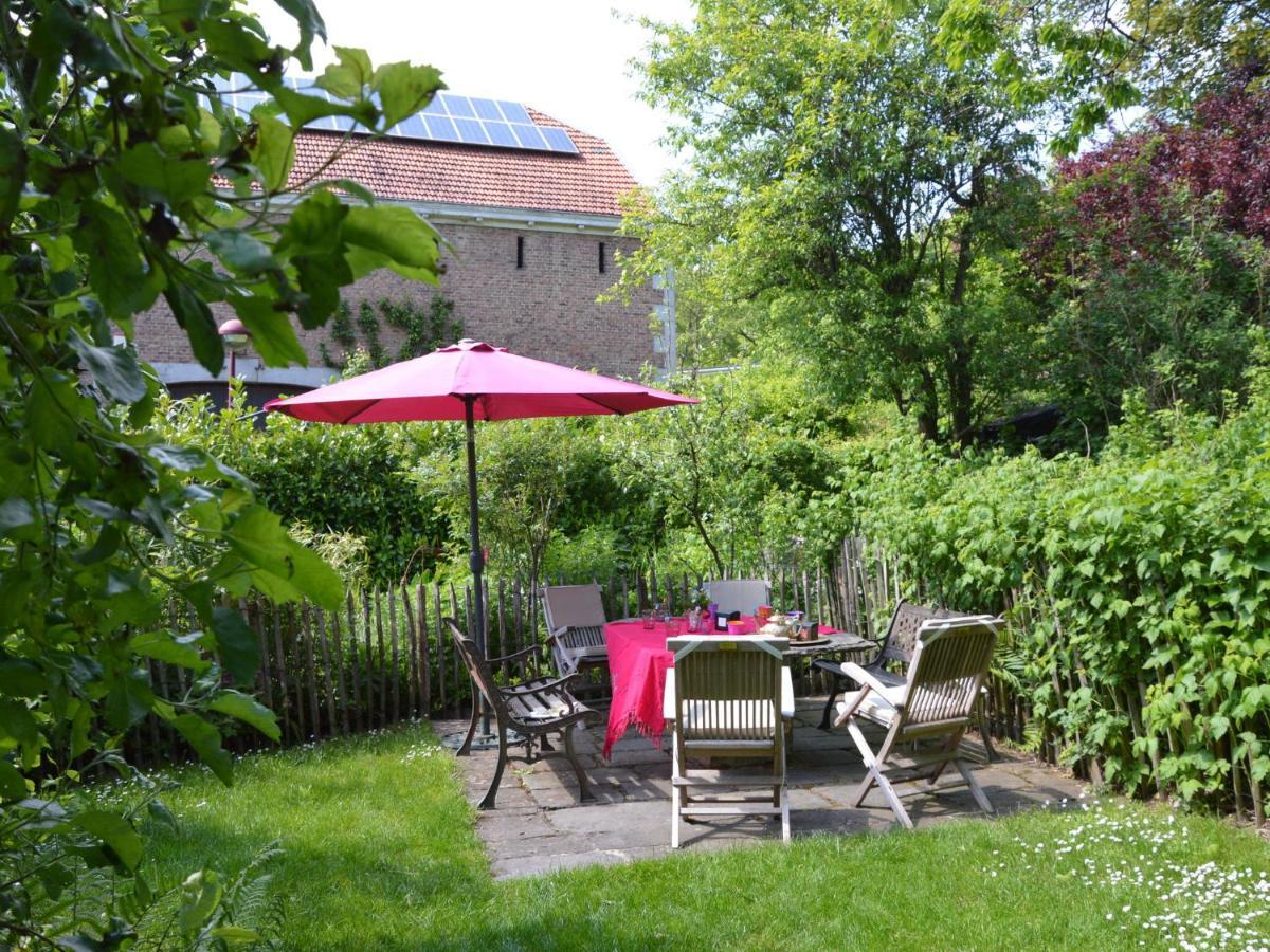 Enchanting Cottage With Terrace Garden Hamoir Buitenkant foto